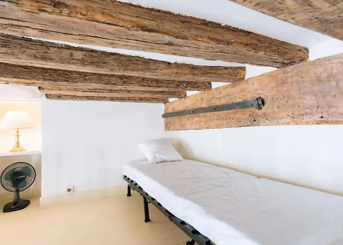 Centrally Located Duplex Notre Dame * Párizs