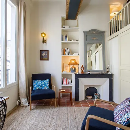 Centrally Located Duplex Notre Dame Lejlighed