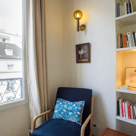 Centrally Located Duplex Notre Dame Lejlighed *