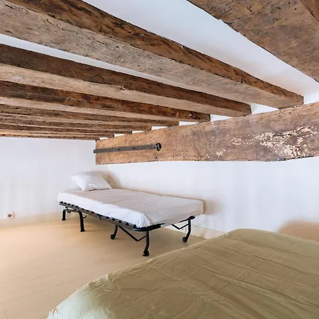 Centrally Located Duplex Notre Dame Apartamento *
