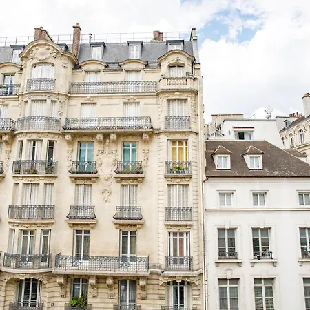 Centrally Located Duplex Notre Dame * Paris